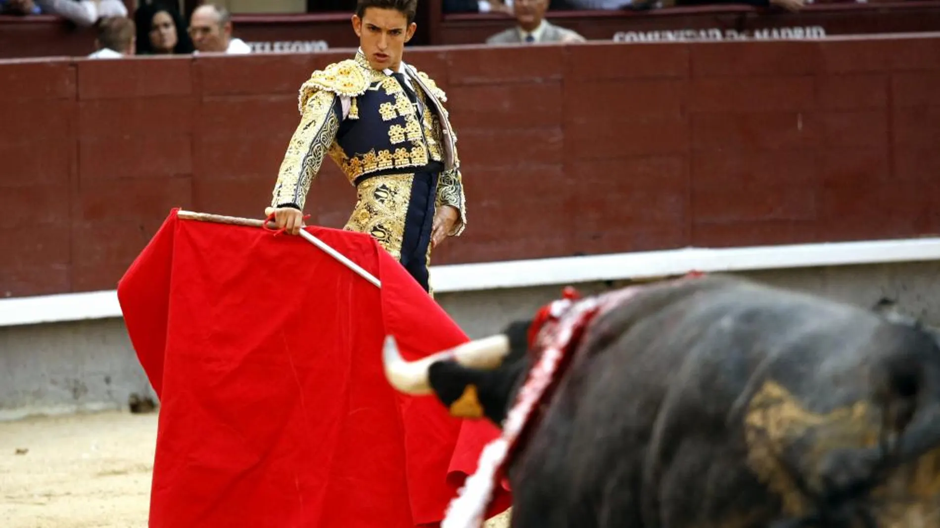 El valenciano, en imagen de archivo, se dispone a comenzar una faena en Las Ventas