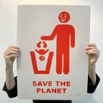 «Save The Planet» es una de las obras de Cornellá que ha levantado la polémica en su segunda exposición en Nueva York