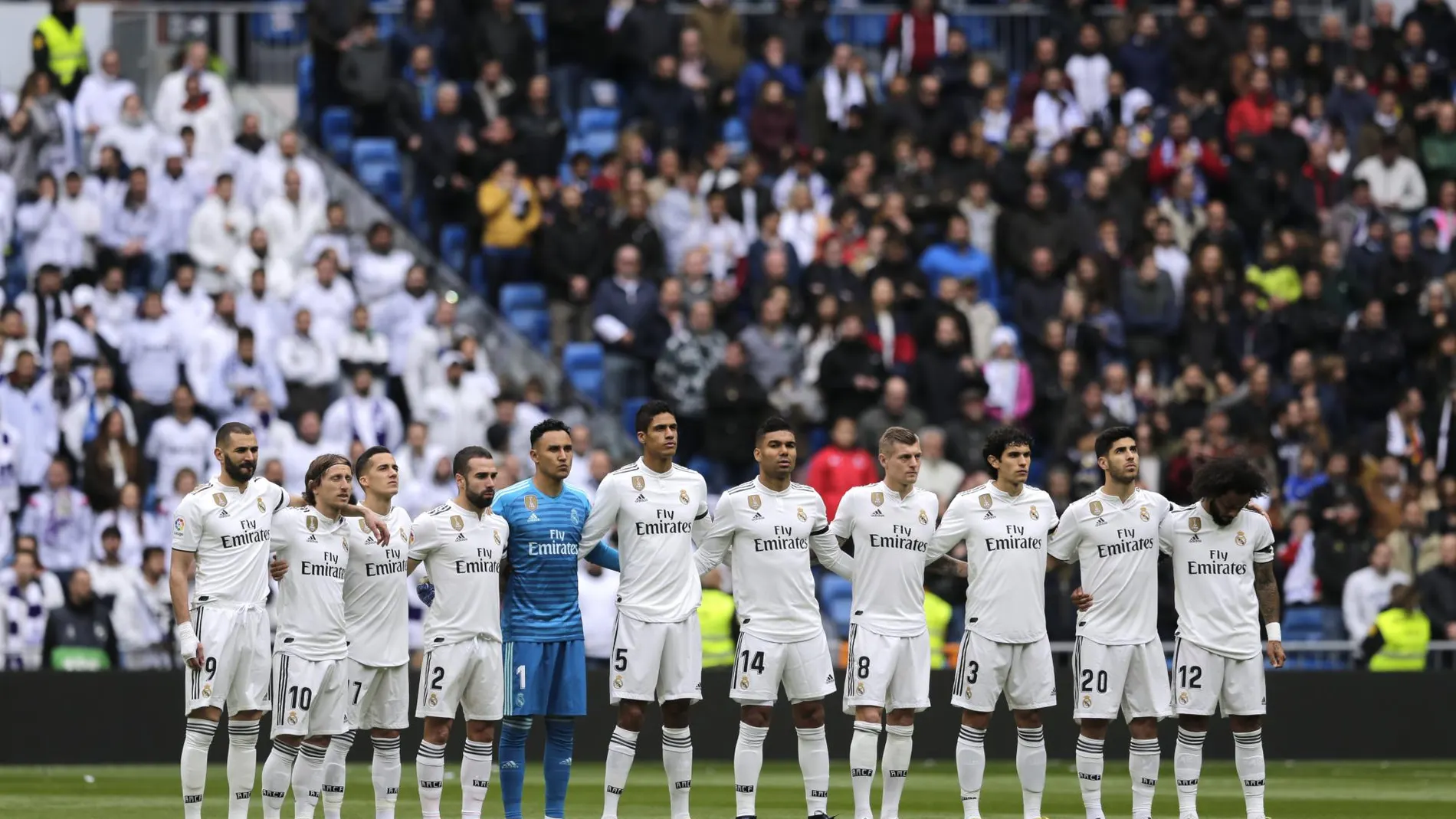 El Bernabéu guardó un minuto de silencio en memoria de Agustín Herrerín