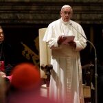 El papa Francisco en la Sala Clementina del Vaticano