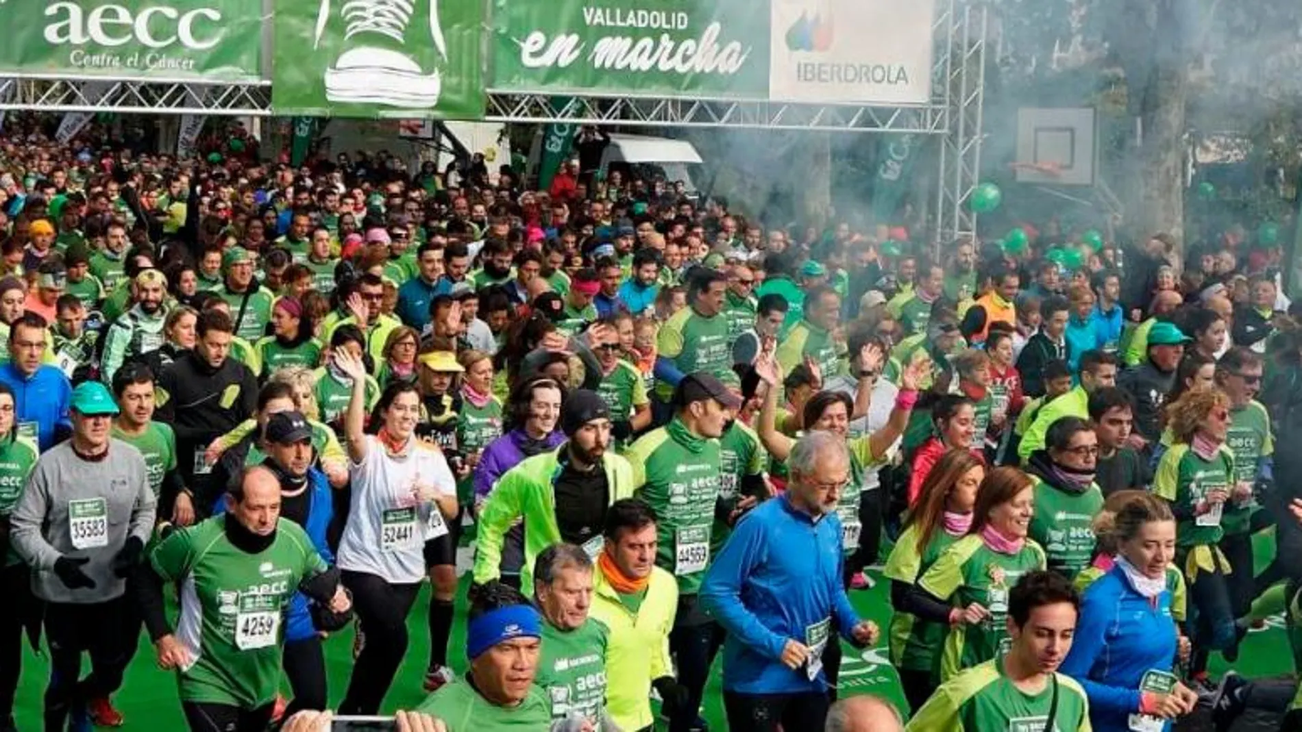 Pistoletazo de salida de la VII Marcha «Valladolid contra el cáncer», la más numerosa de España al batir su propio récord de 45.000 inscritos alcanzado el pasado año