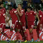  Betis y Sevilla ofrecen un derbi lleno de tensión y espectáculo (3-3)