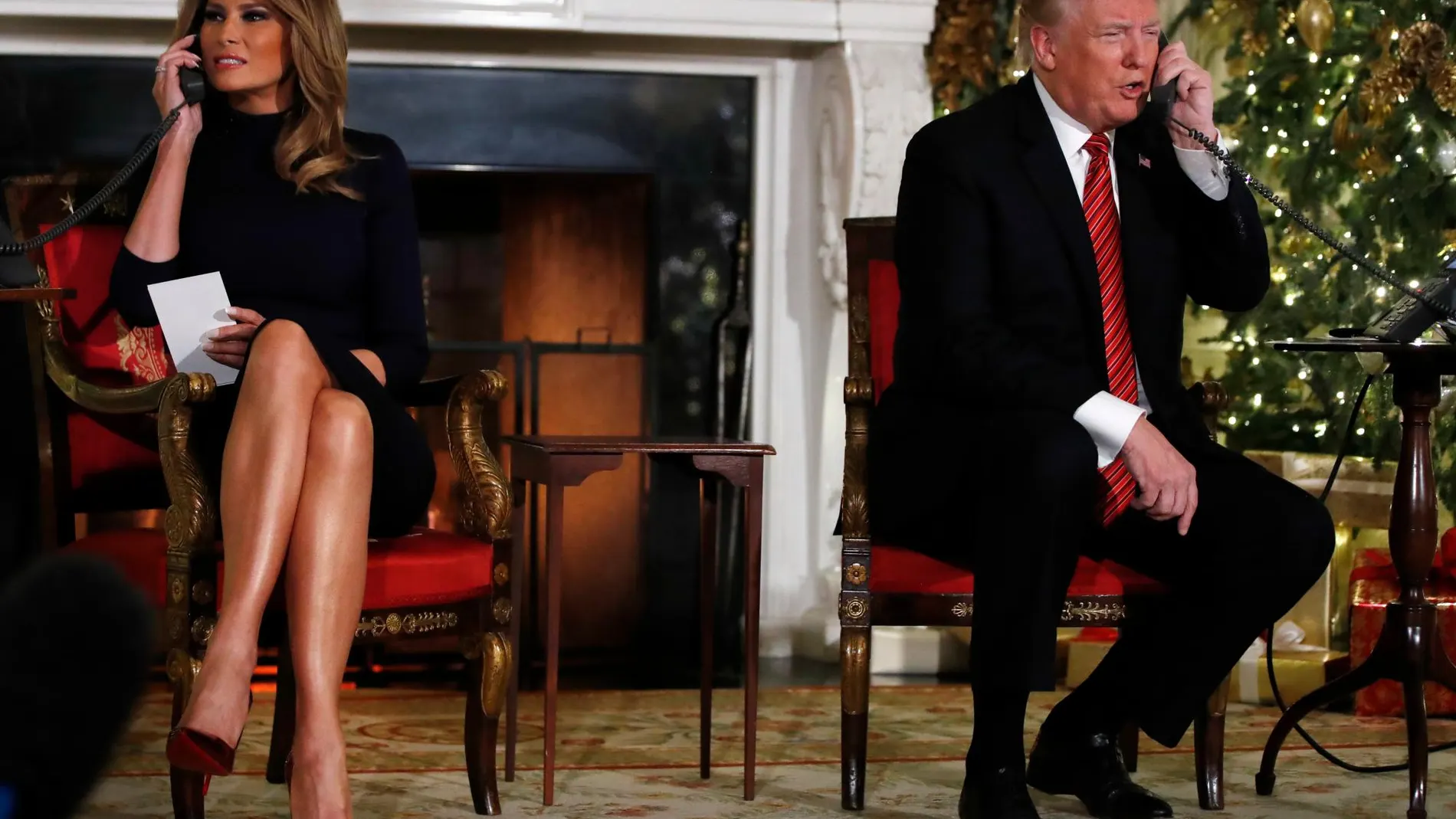 El presidente Donald Trump y la primera dama Melania Trump hablan con niños sobre el viaje de Santa Claus