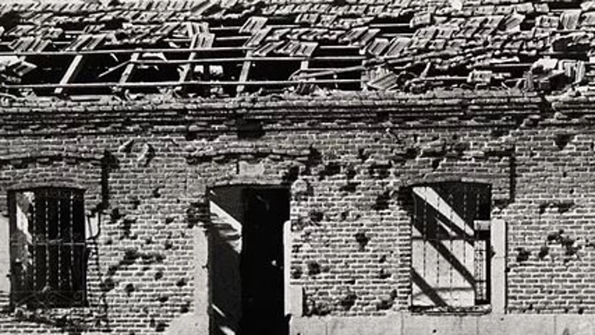La plataforma busca proteger como patrimonio cultural europeo la casa que fotografió Robert Capa en 1936