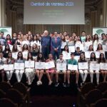 Los diplomas de las becas concedidas a estudiantes de diferentes puntos de España se han entregado en actos celebrados recientemente en los centros culturales de la Fundación Unicaja en Almería, Cádiz y Málaga
