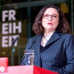 La líder del SPD Andrea Nahles ofrece hoy una conferencia de prensa tras las elecciones en Hesse, donde han obtenido un pésimo resultado. Efe