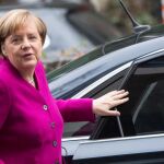 La canciller alemana y líder de la CDU Angela Merkel, a su llegada hoy al primer encuentro formal con los socialdemócratas. Efe