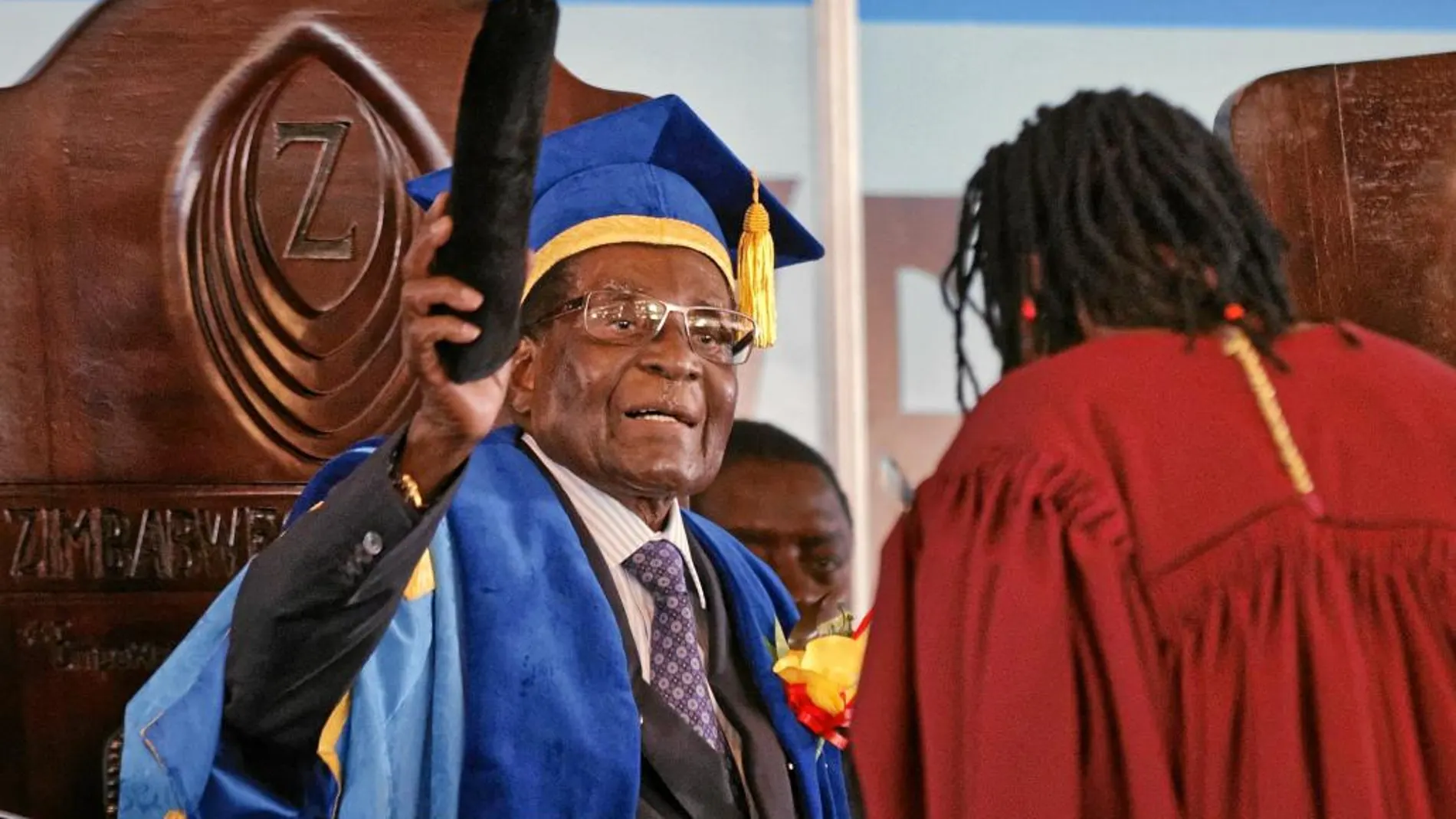 Mugabe participó ayer en un acto de graduación de la Universidad Abierta, a las afueras de la capital
