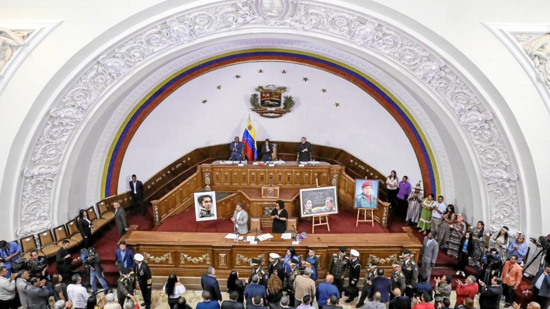 El Chavismo Expulsa A La Oposición Del Parlamento