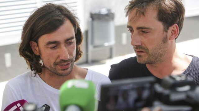 Gelete y Pablo Nieto, hacen declaraciones a la prensa hoy a su salida de la Policlínica Nuestra Señora del Rosario de Ibiza