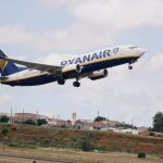 Ryanair y sus tripulantes de cabina (TCP) tenían esta mañana una última oportunidad de evitar las dos jornadas de huelga convocadas por este colectivo para los próximos días 25 y 26 de julio. Foto: REUTERS/Rafael Marchante
