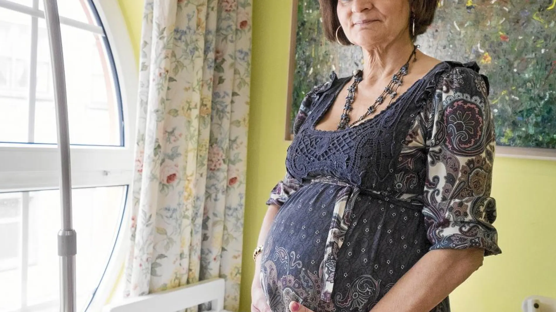 Lina Álvarez dio a luz con 62 años, tras someterse a un tratamiento de reproducción asistida