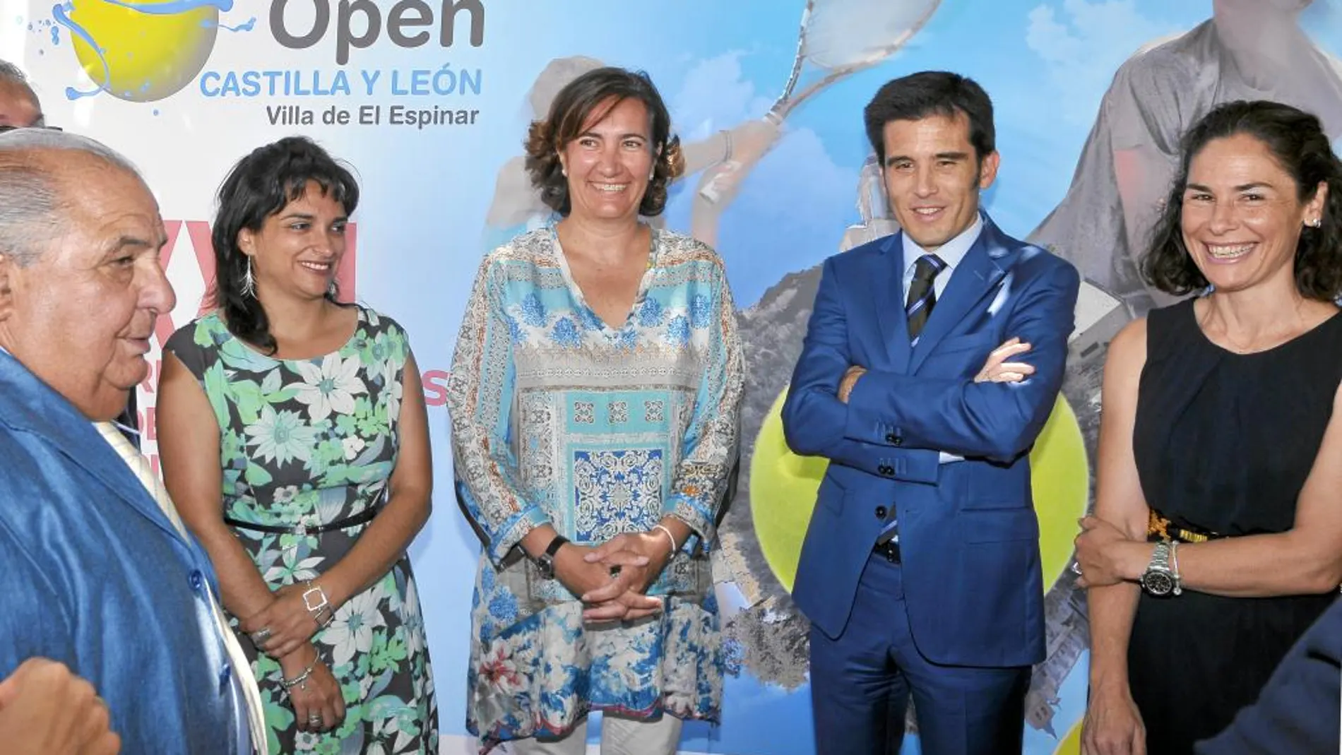 La consejera María Josefa García Cirac presenta el torneo junto a Muñoz, Ruano, Lahuerta y Alicia Palomo
