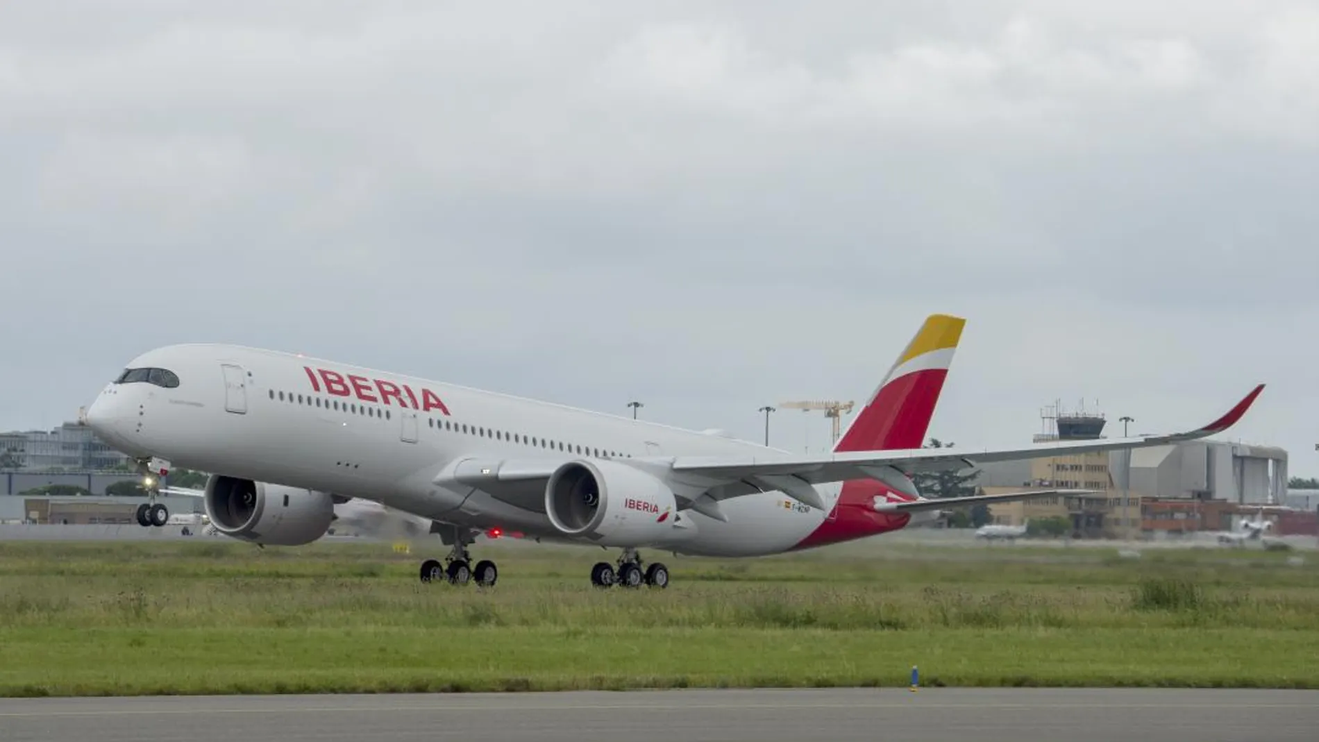 El A350 de Iberia, Plácido Domingo, surca los cielos por primera vez El A350 de Iberia, Plácido Domingo, surca los cielos por primera vez