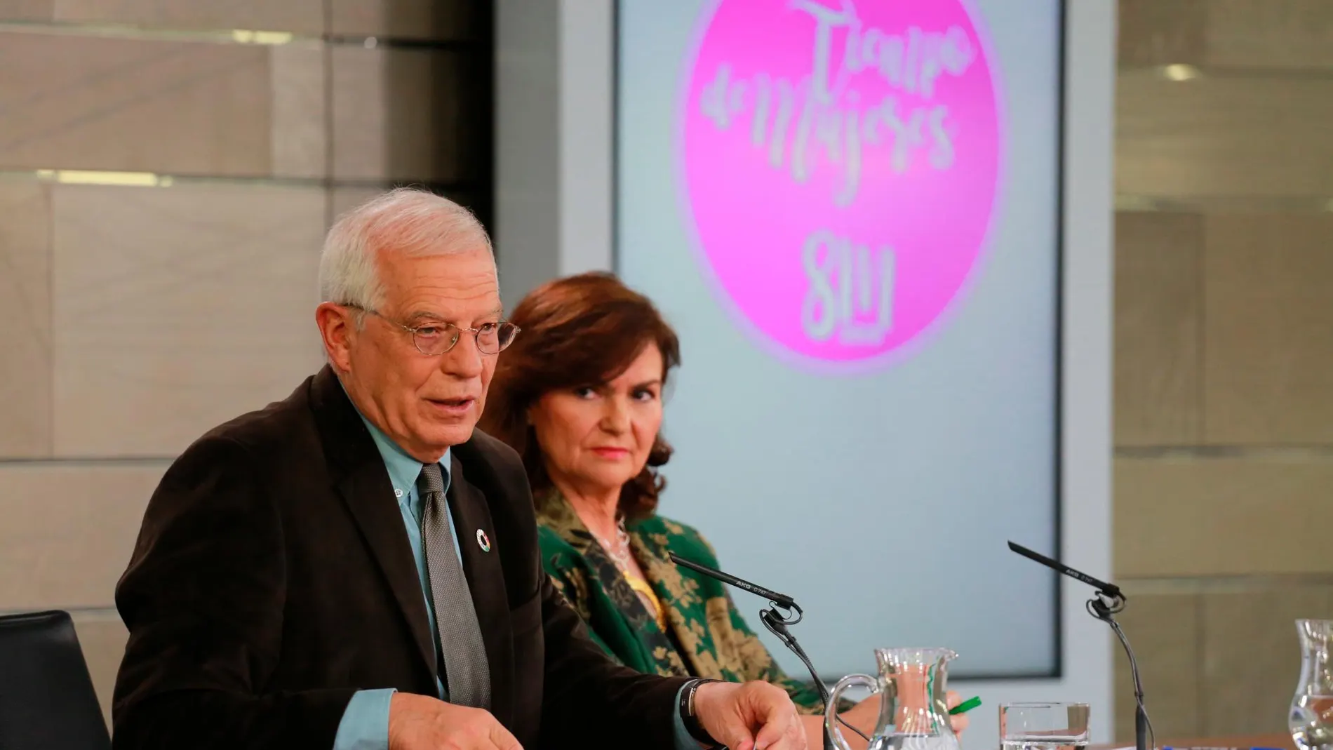 La vicepresidenta del Gobierno, Carmen Calvo, y el ministro de Asuntos Exteriores, Josep Borrell