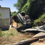 Dos heridos al estamparse un coche contra un muro en una persecución policial en la Cañada Real