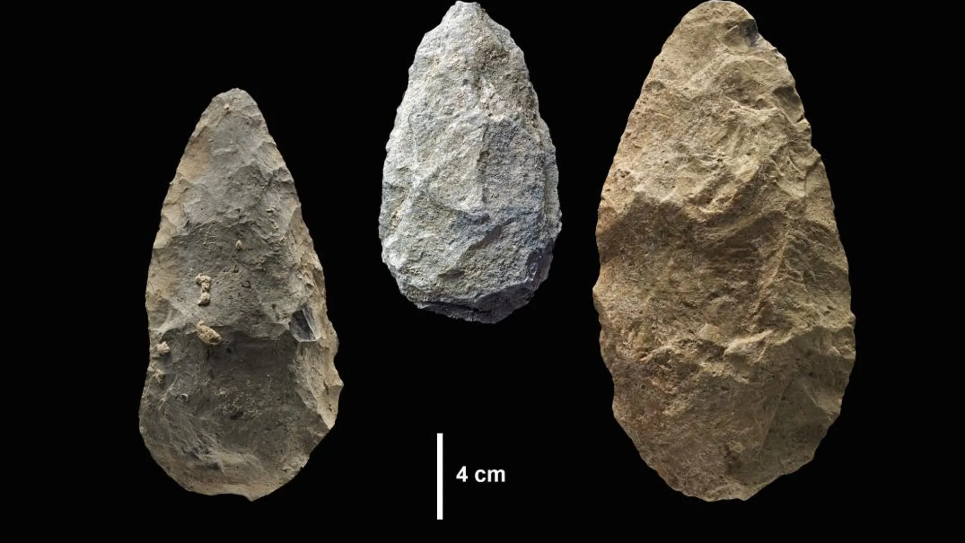 Las hachas, arcaicas y muy rudimentarias, que utilizaban los Sapiens primitivos hace 320.000 años al Este de África. En la mayoría de los casos, estas herramientas estaban hechas de roca volcánica.