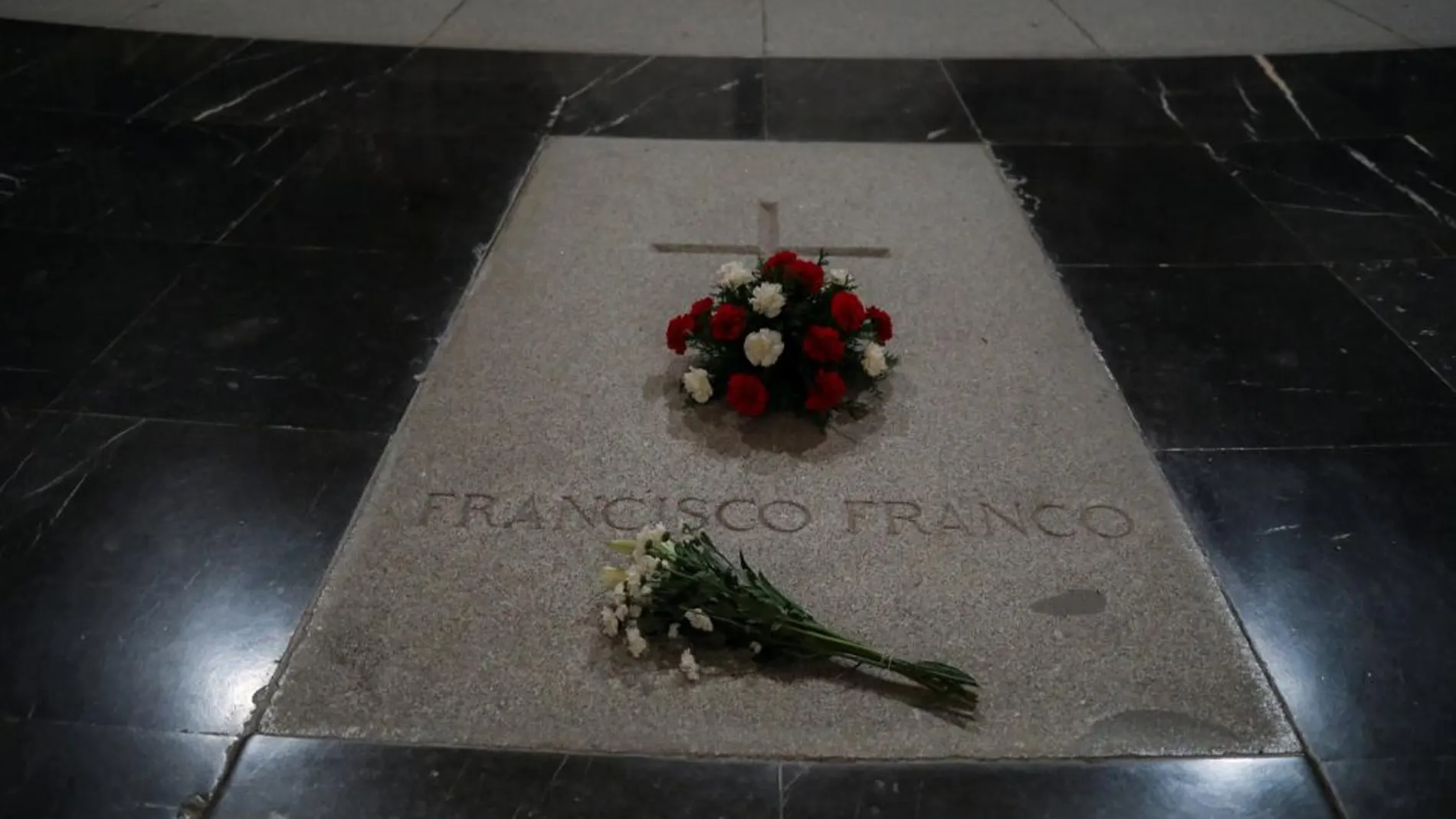 Tumba de Franco en el Valle de los Caídos. REUTERS/Susana Vera