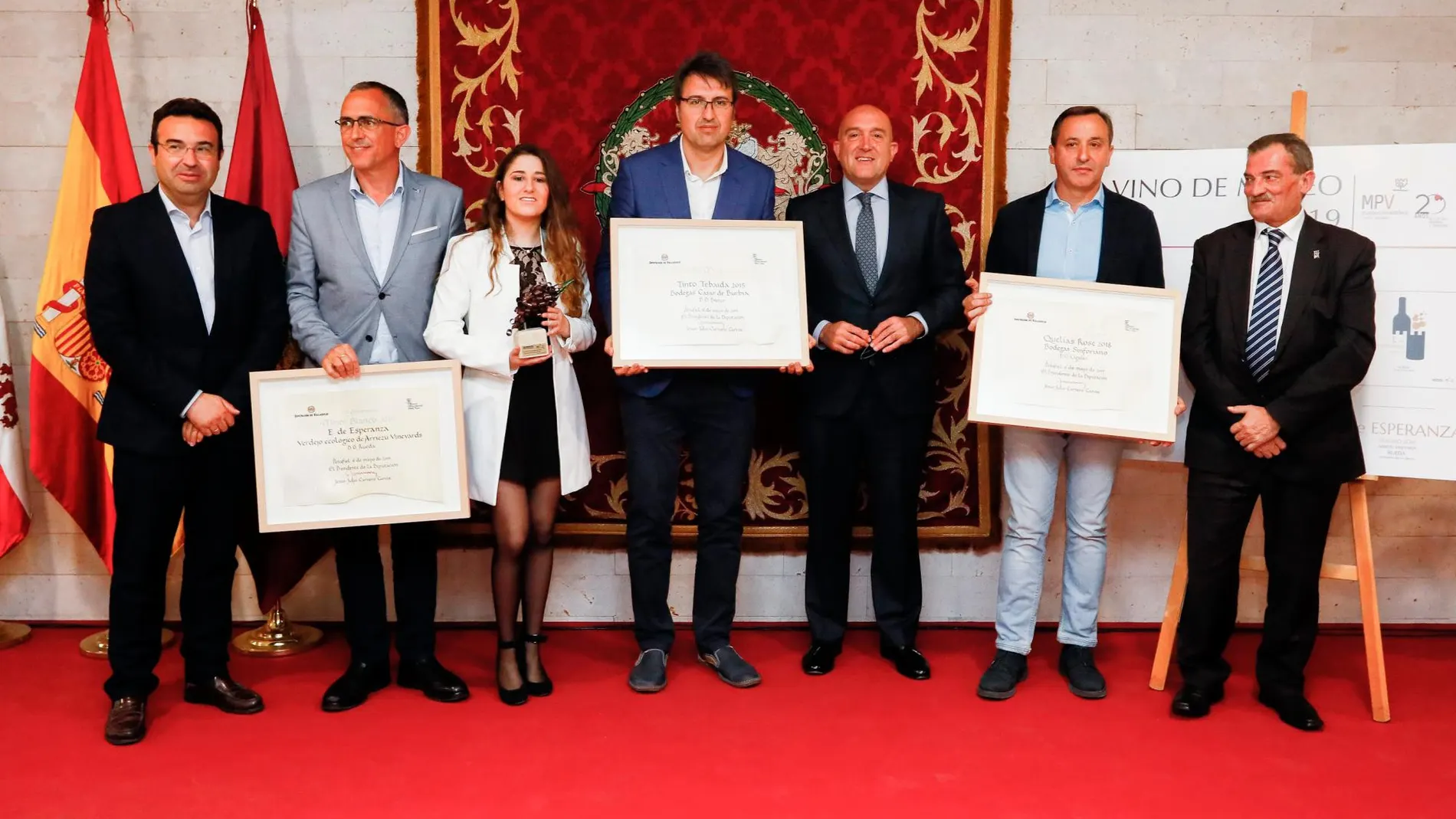 El presidente de la Diputación de Valladolid, Jesús Julio Carnero, entrega de galardones de la sexta edición del certamen «Vino del Museo»