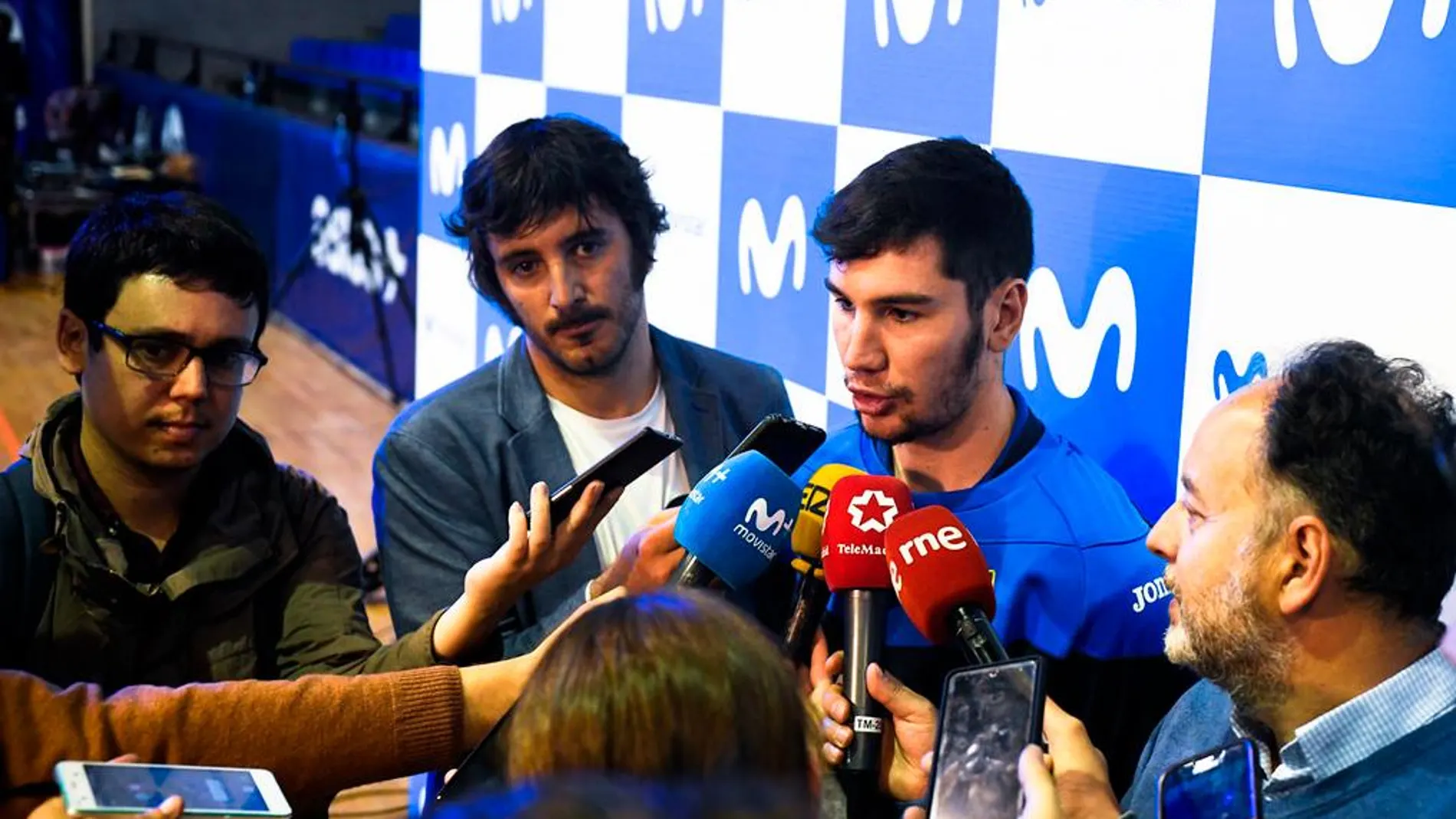 Darío Brizuela en el acto de renovación de Movistar y Estudiantes