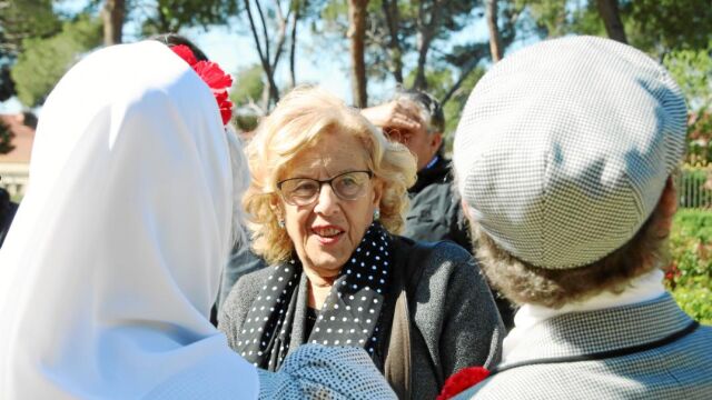 La alcaldesa Manuela Carmena, hace diez días, antes que se diera el pistoletazo de salida a las fiestas de San Isidro