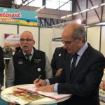 El presidente de la Diputación de Salamanca, Javier Iglesias, suscribe el acuerdo / Diputación de Salamanca