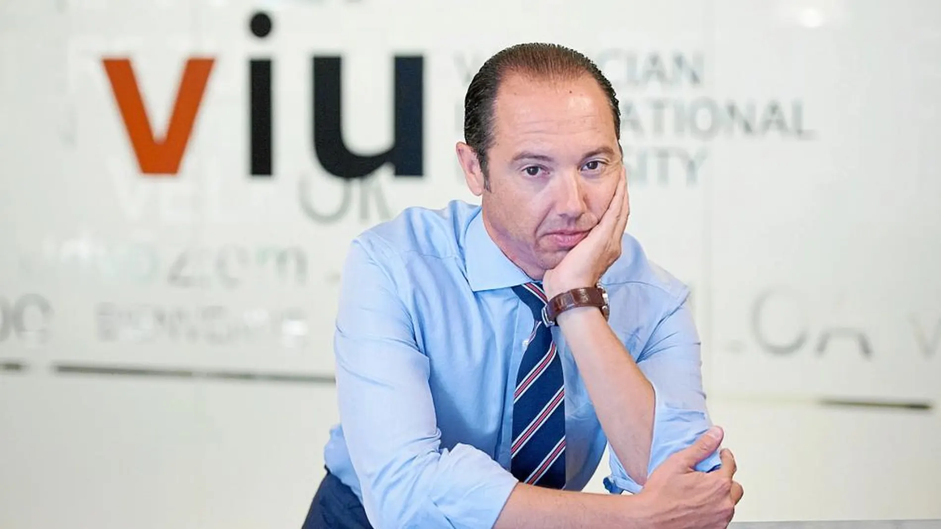 El futuro del actual rector de la VIU, Juan Manuel Badenas, queda en el aire tras la compra