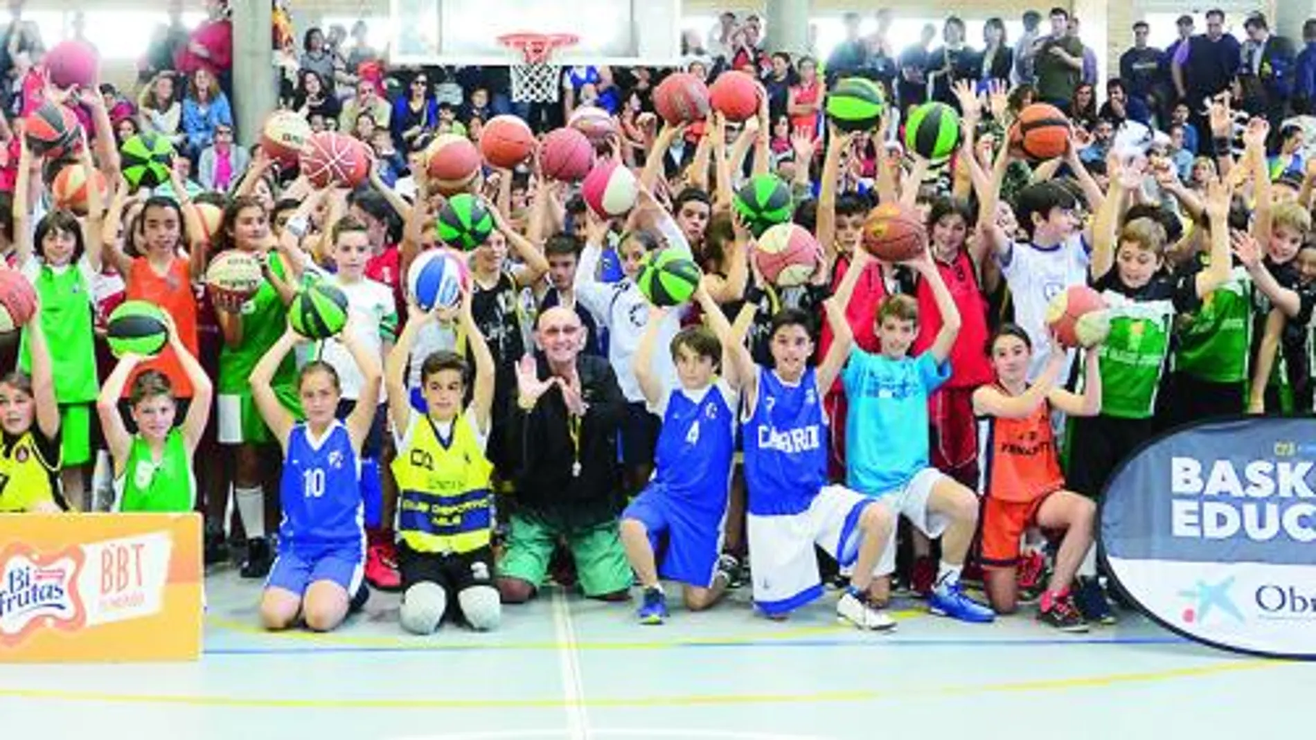 Se pretende recuperar el espíritu colegial del baloncesto en centros escolares