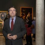 El alcalde Juan Espadas visitó ayer la muestra «Velázquez. Murillo. Sevilla» en el Hospital de los Venerables