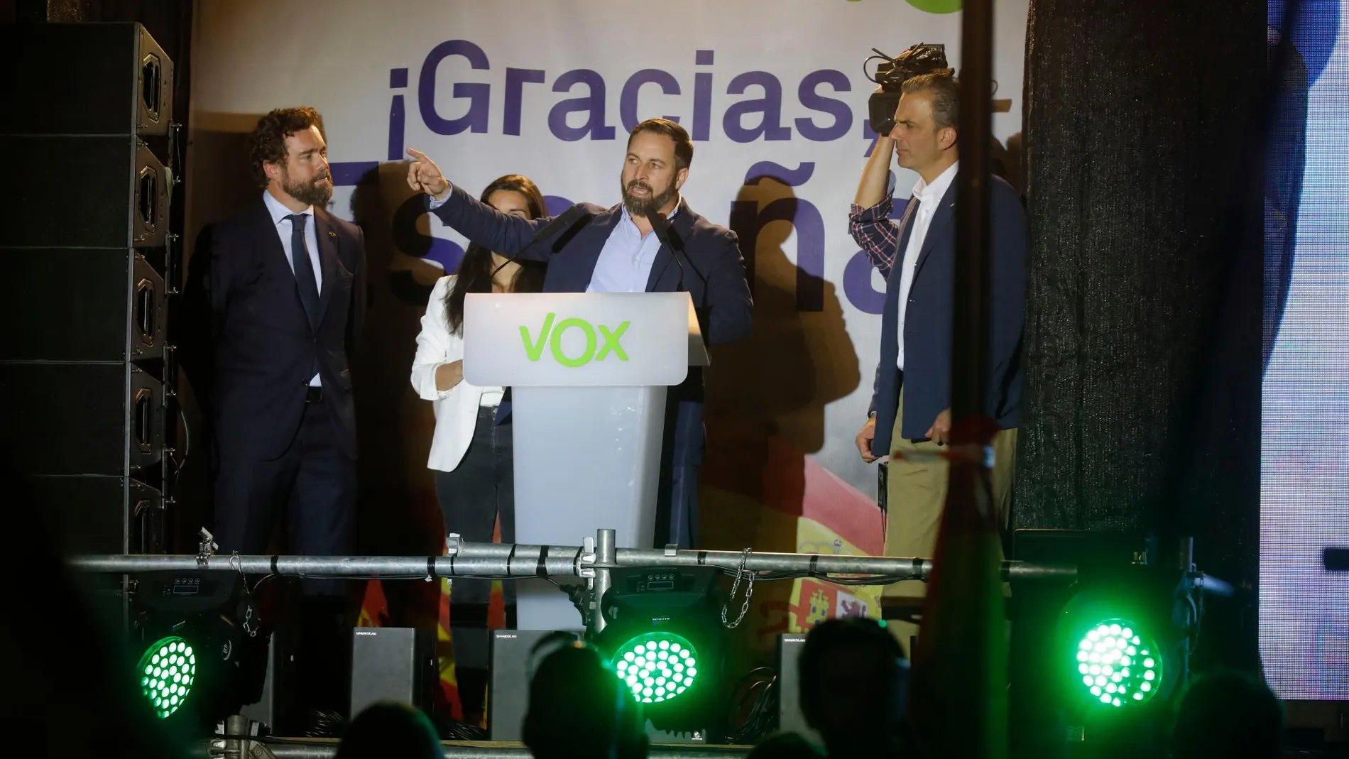 El líder de Vox, Santiago Abascal celebra sus resultados electorales en la madrileña plaza Margaret Thatcher / Foto: Jesús G. Feria