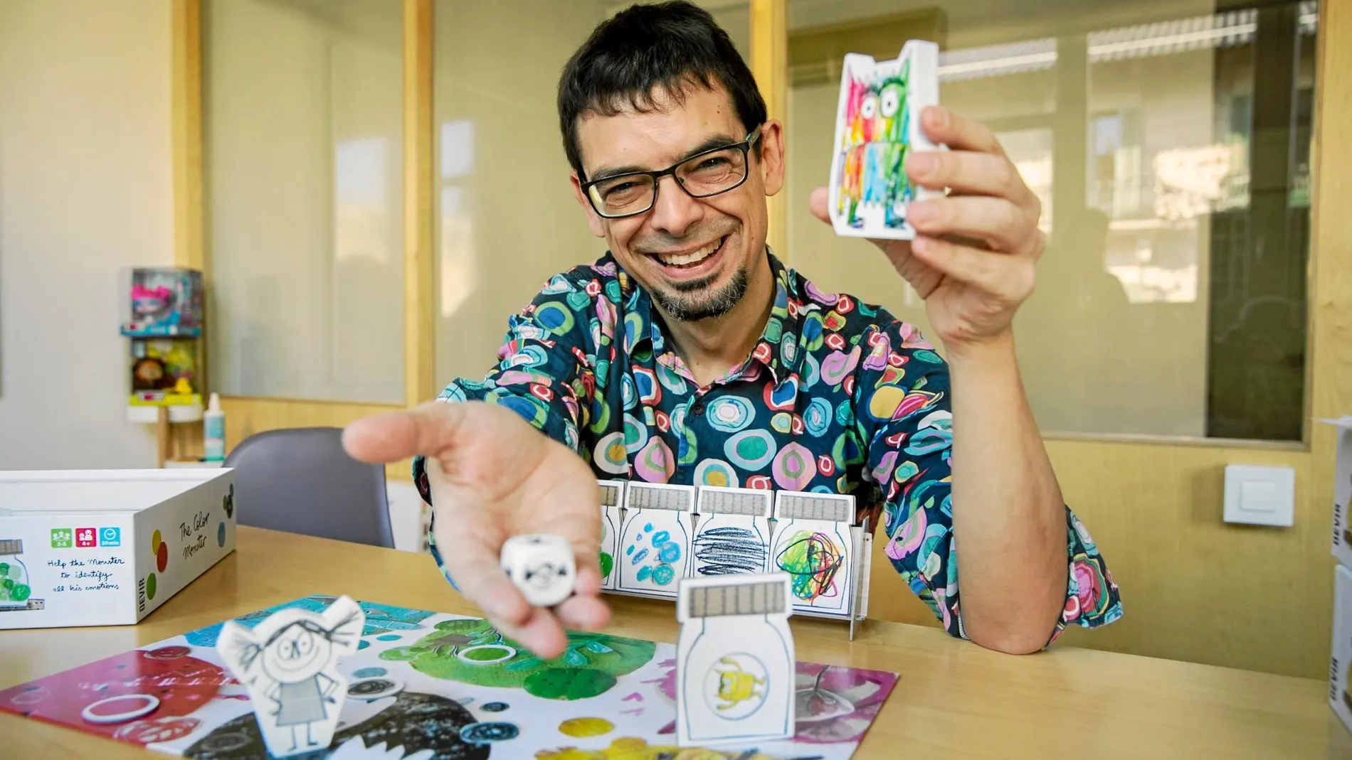 Josep M. Allué, cocreador del juego «El Monstruo de los Colores». Foto: Miquel González/ Shooting