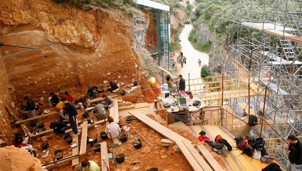 El yacimiento de Atapuerca, en una de las excavaciones / AP