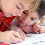 Que los hijos aprendan inglés, nuevas tecnologías y nutrición saludable, lo más demandado