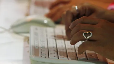 El nuevo reglamento dará más protección a los usuarios de internet/AP