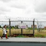 Los vecinos llevan años esperando que el solar de la antigua cárcel de Carabanchel se convierta en un hospital para el barrio