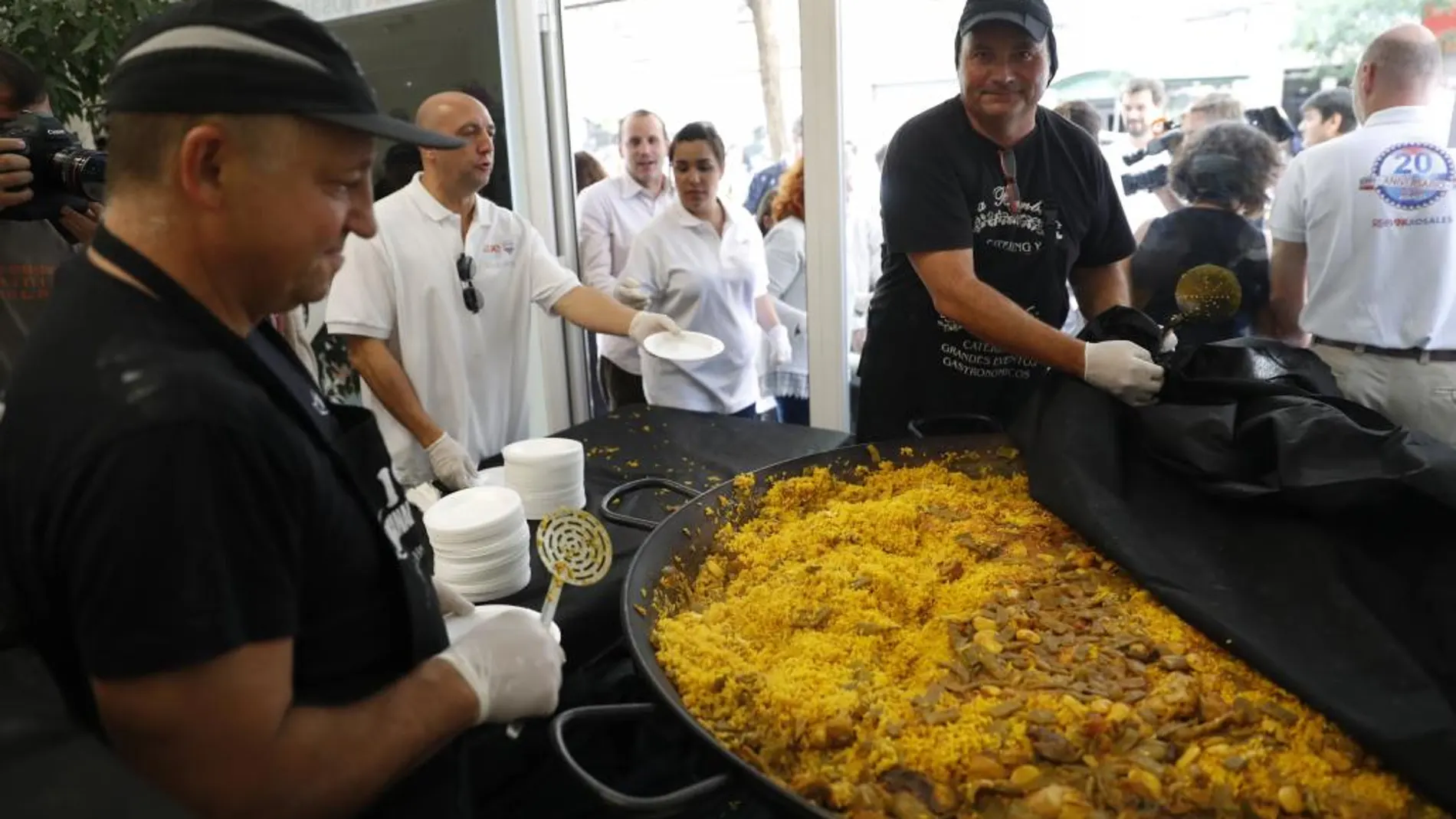 Paella para los periodistas