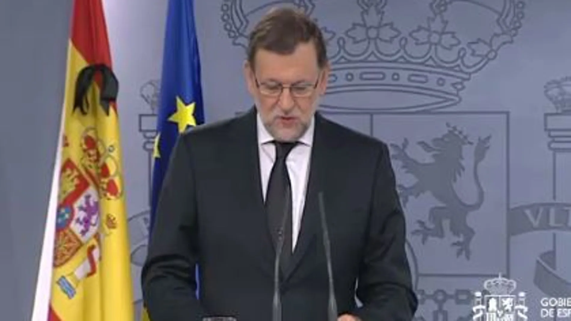 Rajoy ofrece todo su apoyo a Francia