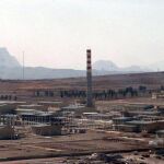 Foto de archivo con fecha del 30/03/05, donde muestra el complejo de enriquecimiento de uranio en el pueblo de Ispahán (Irán).