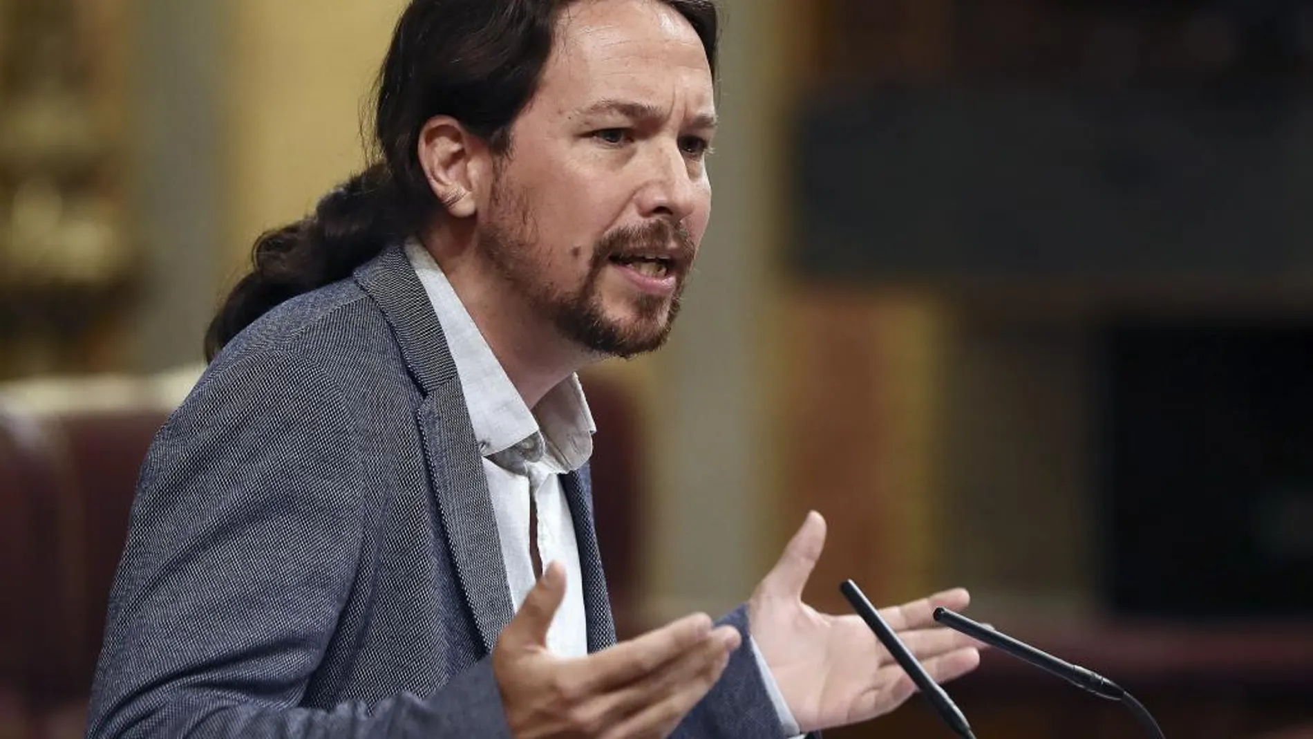 El líder de Podemos, Pablo Iglesias, durante sus apelaciones al presidente del Gobierno, Mariano Rajoy.