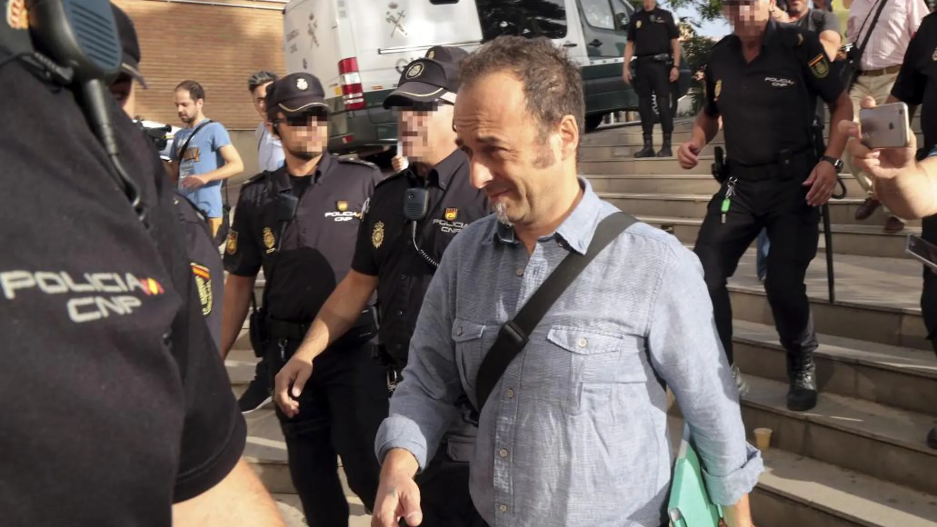 Franceso Arcuri, la expareja de Juana Rivas, a su llegada esta mañana al Juzgado de Instrucción 2 en la Caleta, Granada