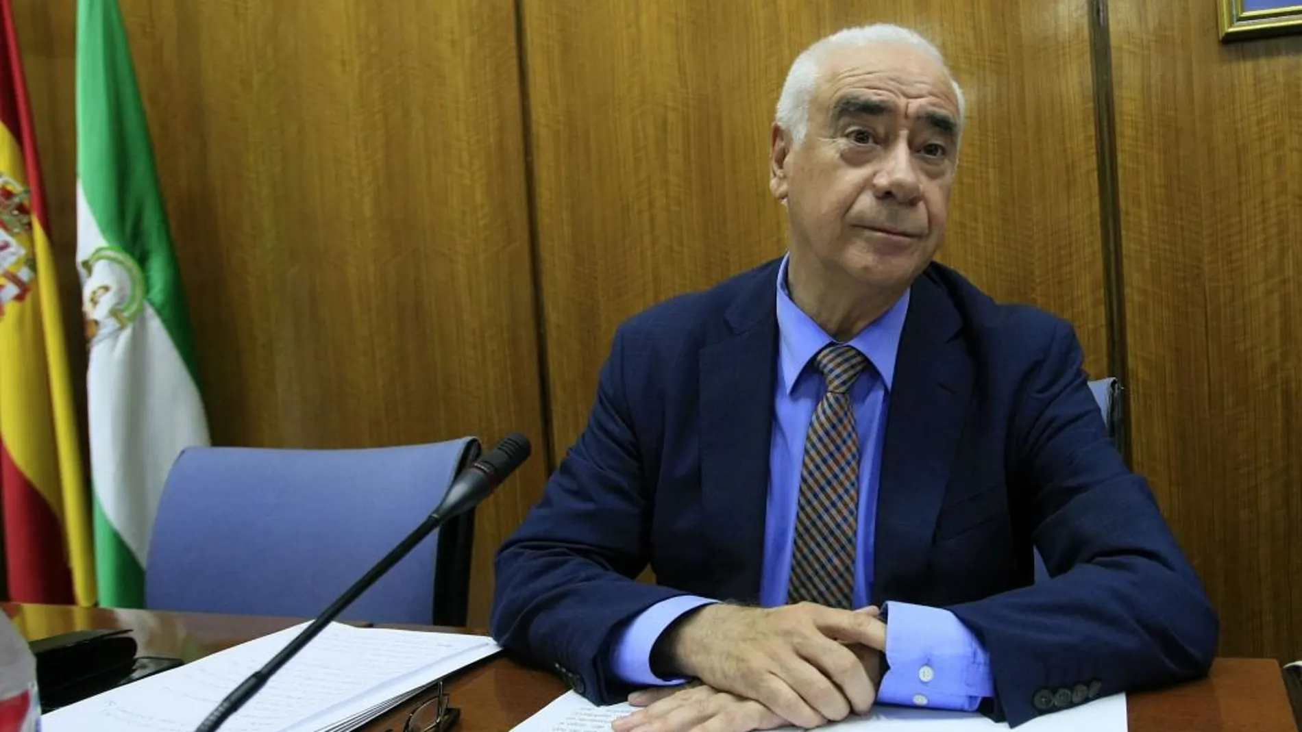 El ex consejero Luciano Alonso, en el Parlamento