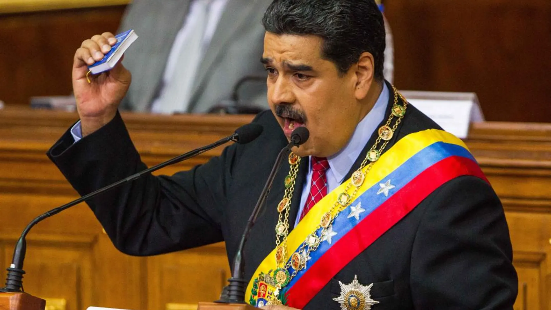 El presidente de Venezuela, Nicolás Maduro, habla durante una sesión de la Asamblea Nacional Constituyente (ANC)