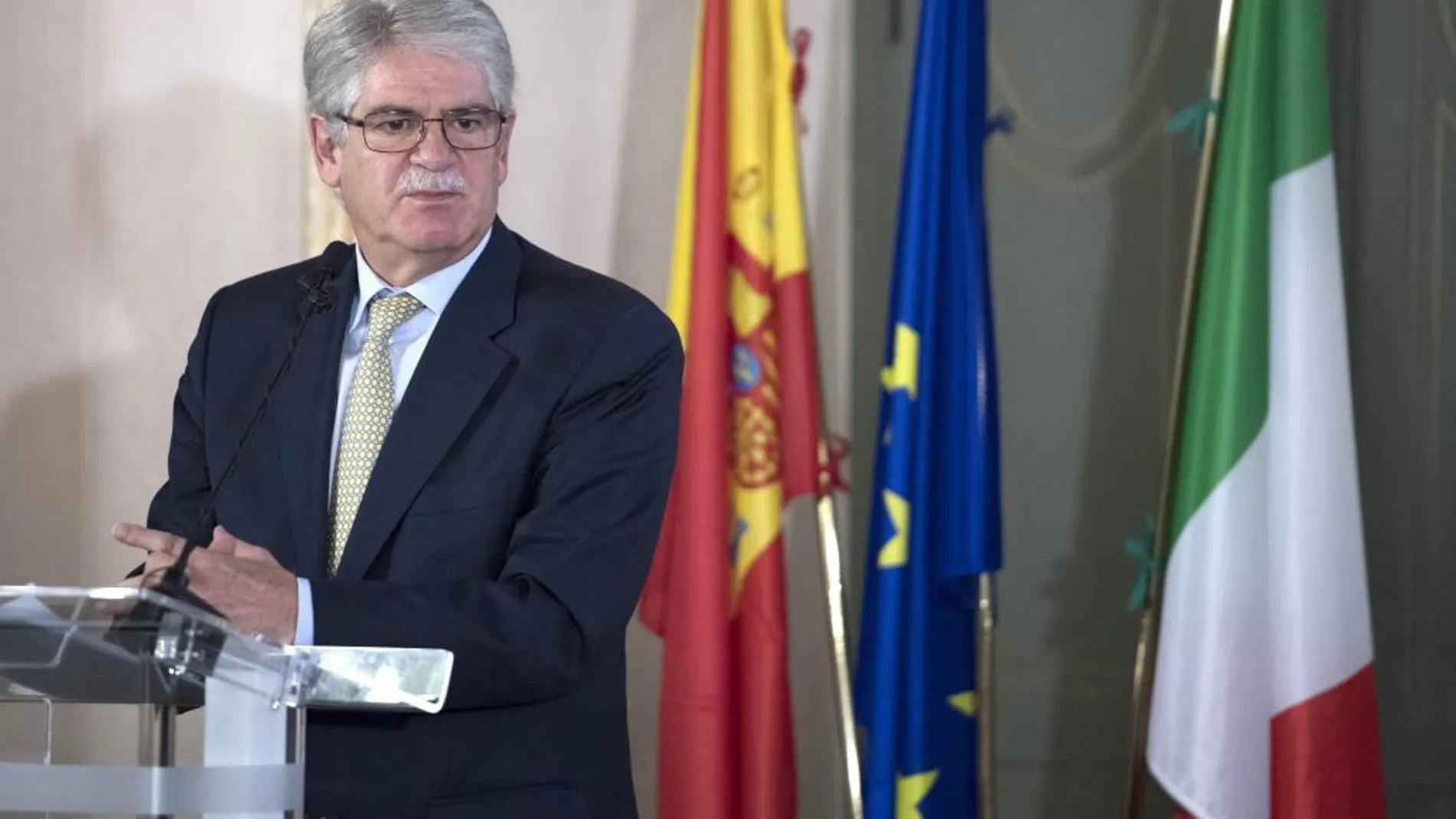 El ministro español de Exteriores, Alfonso Dastis, ofrece un discurso durante el 15 Foro de diálogo Italia-España en Roma (Italia)