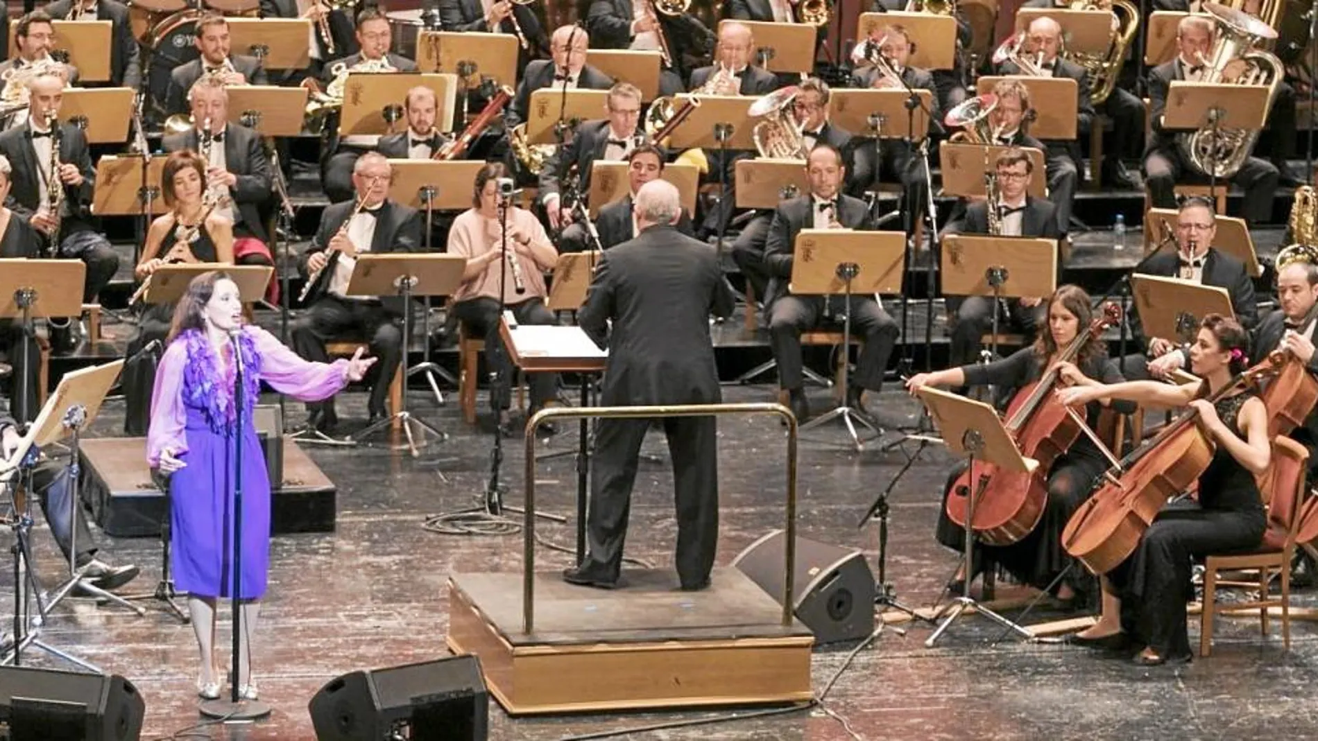 Imagen del concierto de la Banda Sinfónica con Luz Casal el 5 de este mes