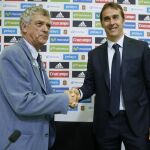 El entrenador guipuzcoano Julen Lopetegui junto al presidente de la Federación española de fútbol, Ángel María Villar (i), durante su presentación como nuevo seleccionador
