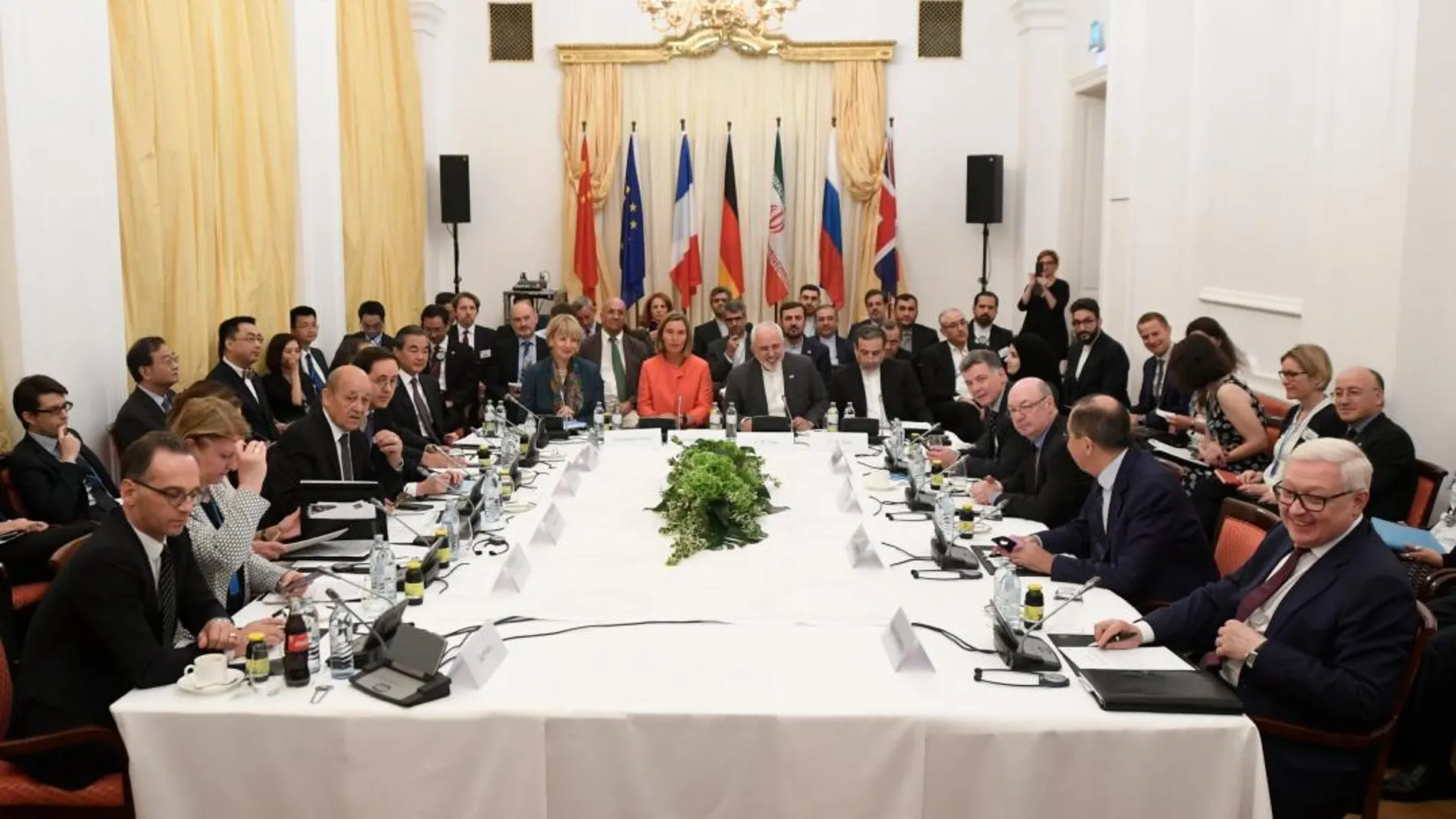 Los miembros del "plan conjunto de acción"(JCPOA, en sus siglas en inglés), asisten a la reunión ministerial en el Palacio Coburgo en Viena, Austria / Foto: Efe