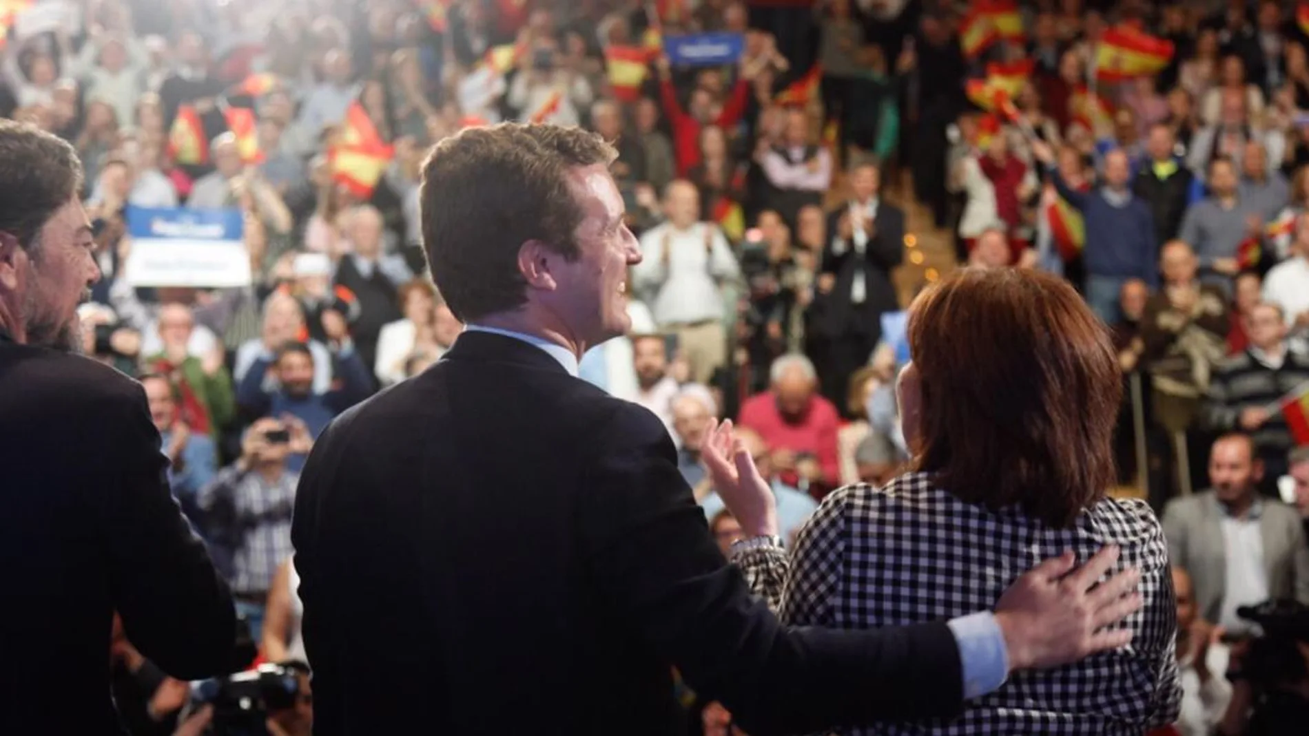 Pablo Casado y la candidata del PP a la Presidencia de la Generalitat, Isabel Bonig / Foto: PP