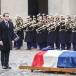 Francia rinde un solemne homenaje al gendarme Arnaud Beltrame, asesinado tras haberse intercambiado por una mujer que el terrorista Redouane Lakdim mantenía como rehén en un supermercado de Trèbes