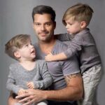 Ricky Martin posa con dos de sus cuatro hijos en una imagen de archivo