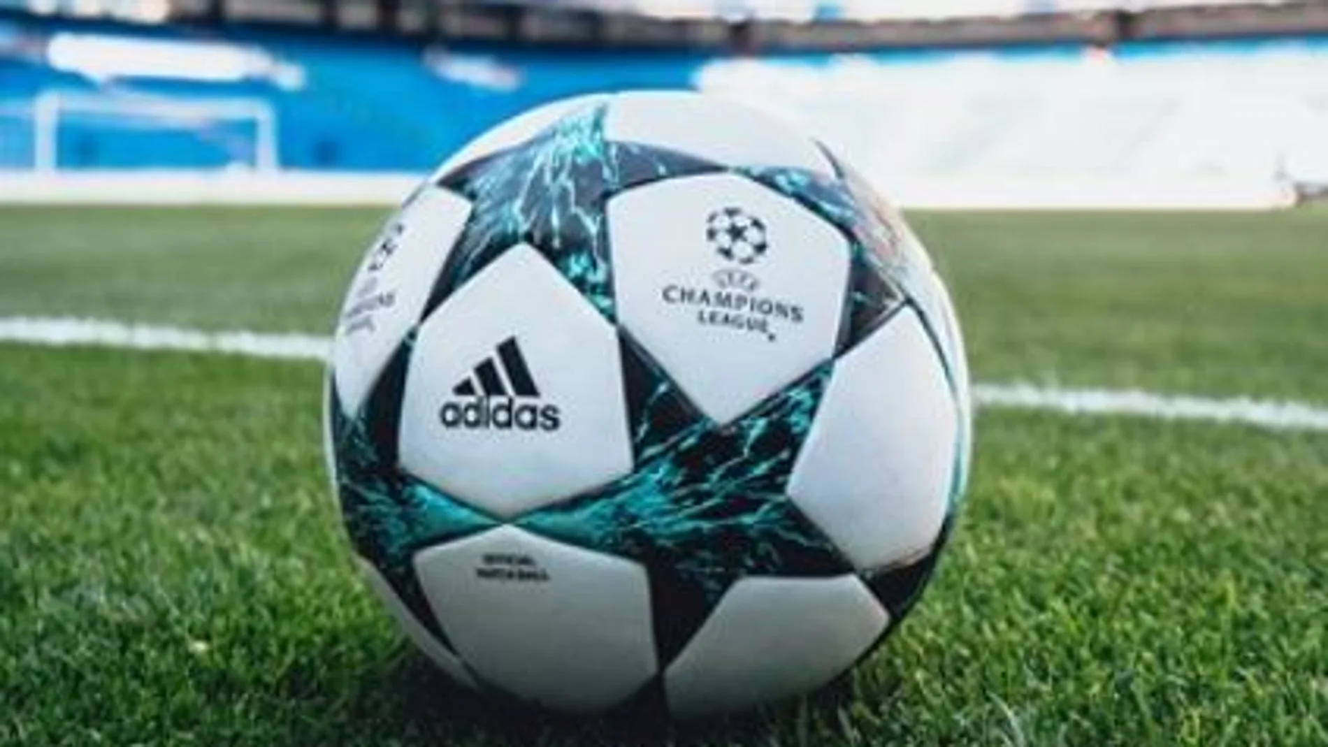 Nuevo balón de adidas para esta edición de la UEFA Champions League.